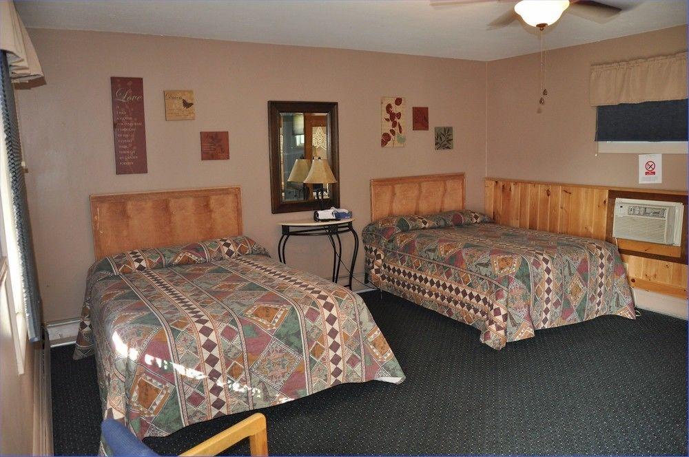 Northern Family Motel Potsdam Bagian luar foto