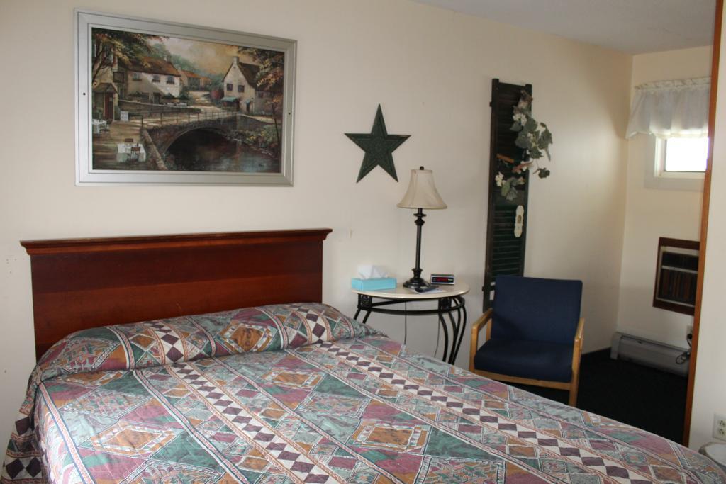 Northern Family Motel Potsdam Bagian luar foto